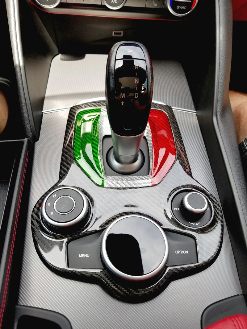 Giulia-Central-ConsoleBnAXrGNcix5IU Koshi Carbon Central Console Tunnel Trim