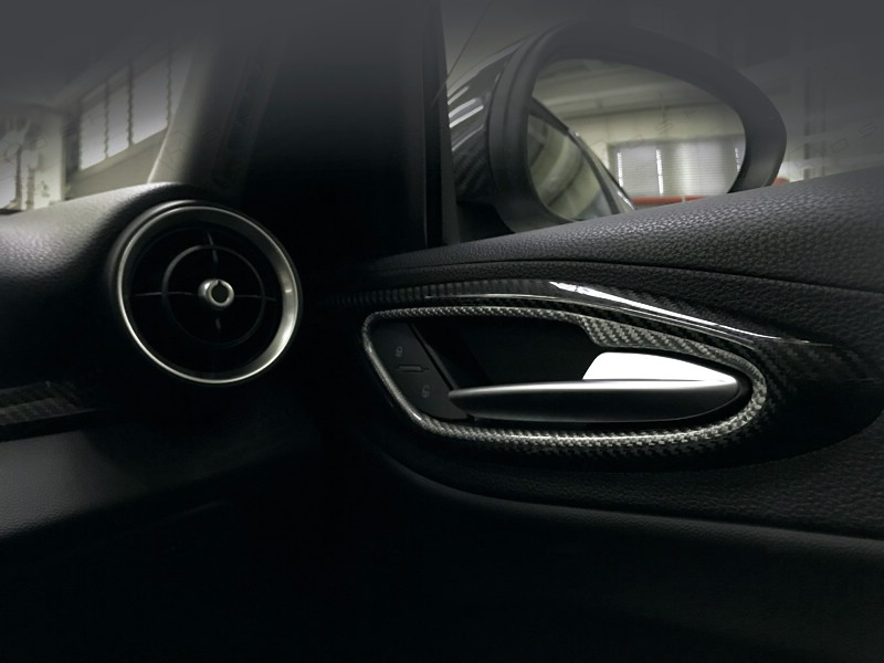 Alfa-Romeo-Giulia-internal-door-handles-frame-trim-2 Koshi Carbon internal door handles frame trim