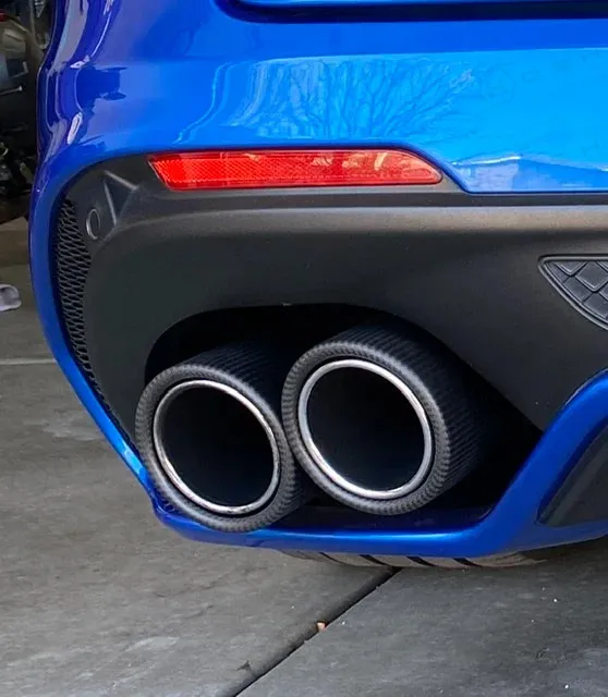 Carbon-Fiber-Alfa-Romeo-Stelvio-QV-Giulia-QV-Exhaust-Pipes-SKU-ARGL-28-installed_onStelvio Koshi Carbon Exhaust Pipe Cover
