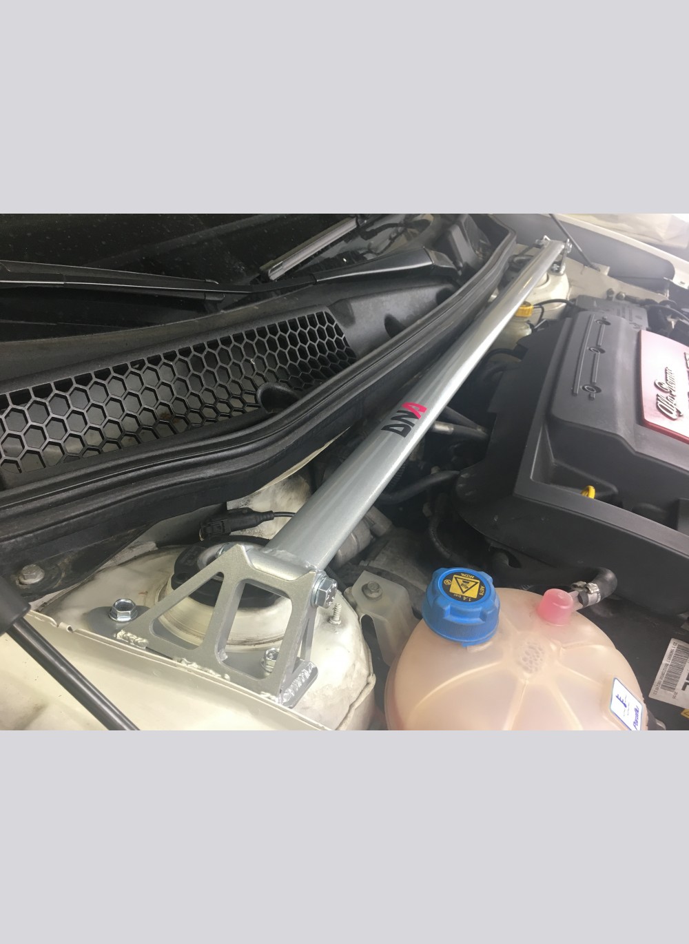 DNA Racing Front Strut Bar Kit