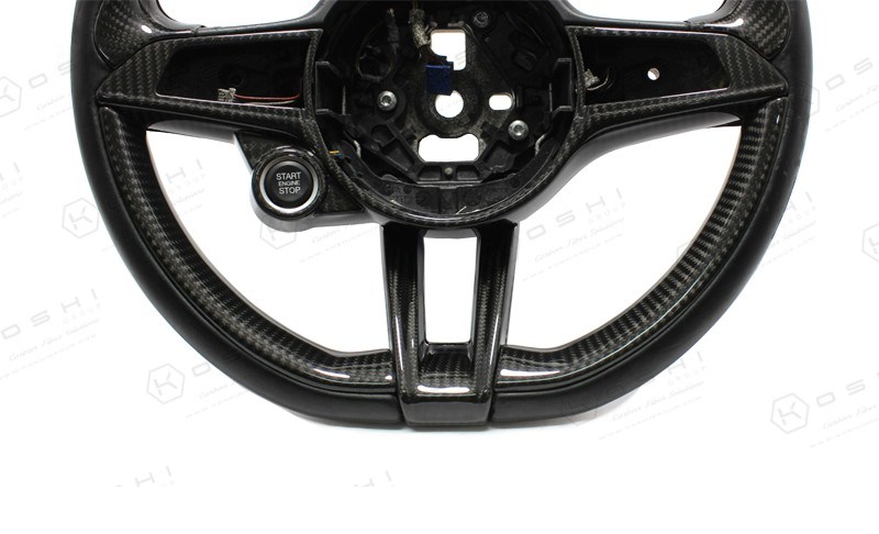 Carbon-Fiber-Alfa-Romeo-Giulia-Stelvio-QV-Steering-Wheel-3 Koshi Carbon Seitliche Lenkradverkleidung