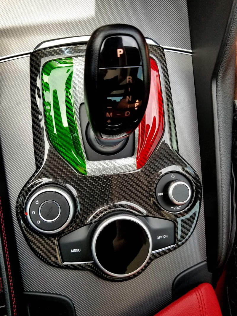 Giulia-Central-Console-1 Koshi Carbon Schaltkulisse Automatik