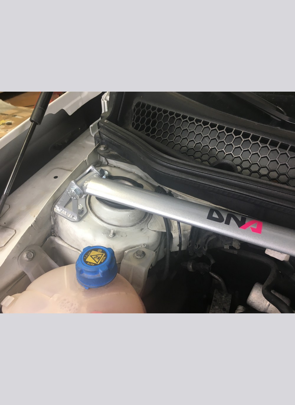 DNA Racing Front Strut Bar Kit
