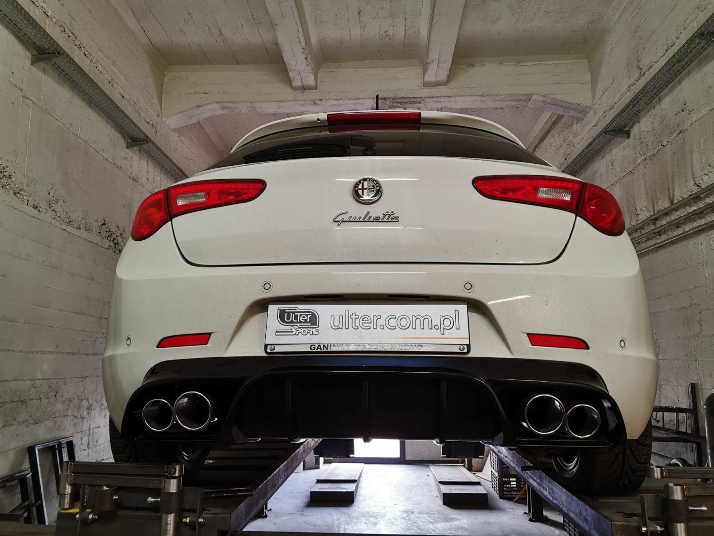 Ulter Sport Duplex-rear silencer 2x 100/90mm round + Diffusor Ulter Sport Duplex-rear silencer 2x 100/90mm round + Diffusor